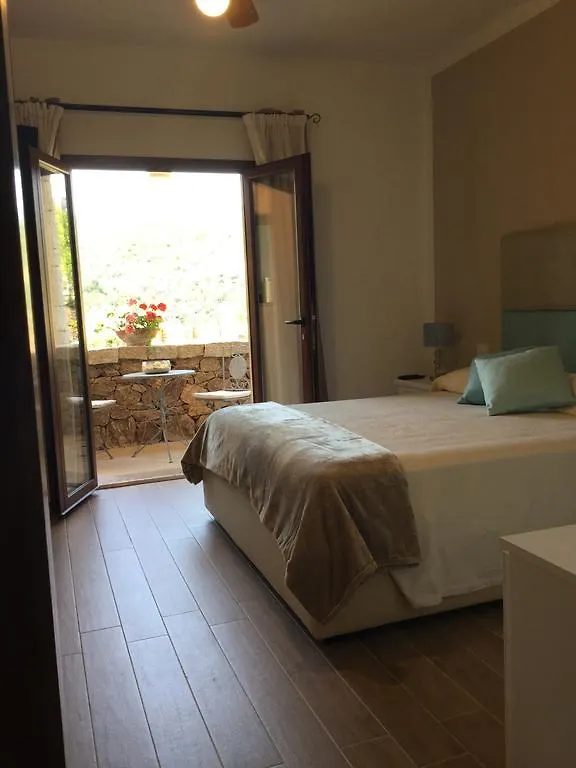 Il Giardino Di Daniela Bed & Breakfast San Teodoro Italy