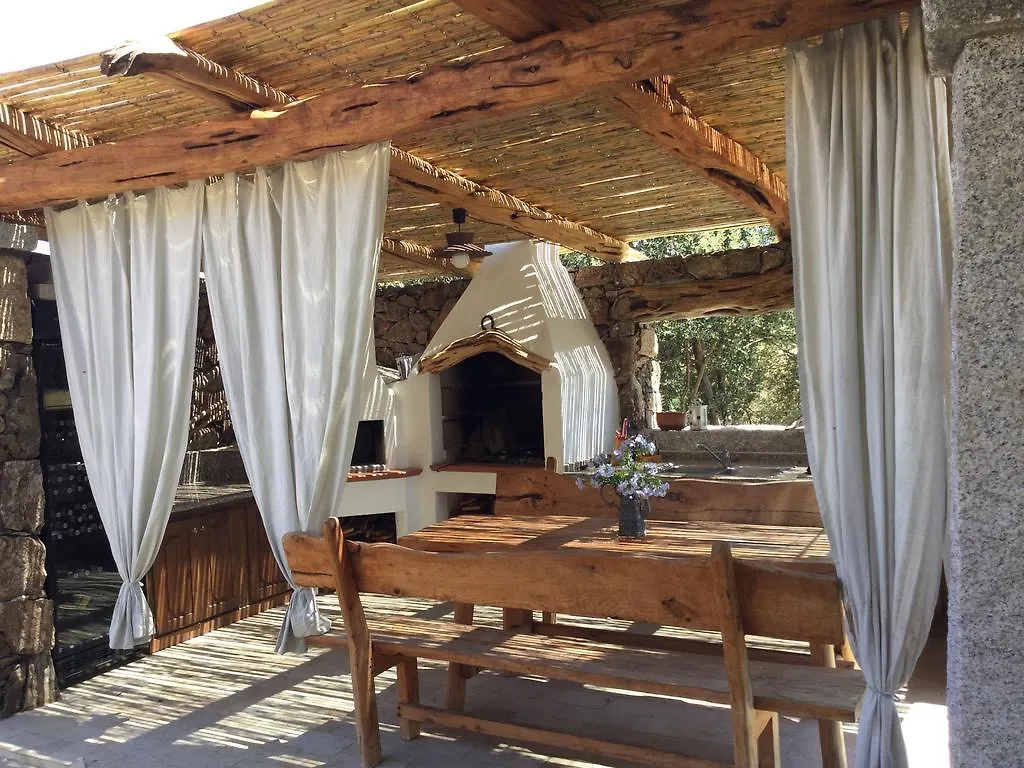 Il Giardino Di Daniela Bed & Breakfast San Teodoro Italy